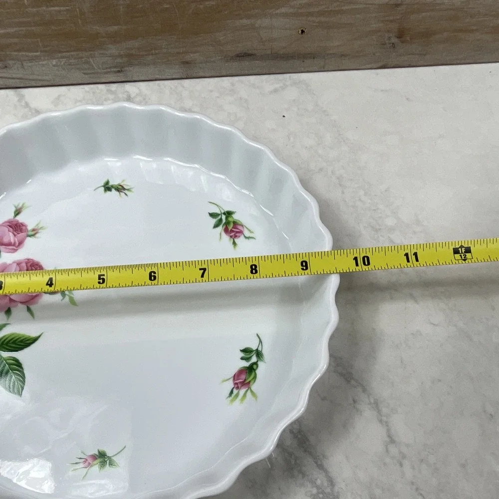 Christineholm Ceramic Pie Dish 9.5in Round White Pink Rose Floral Scalloped Edge